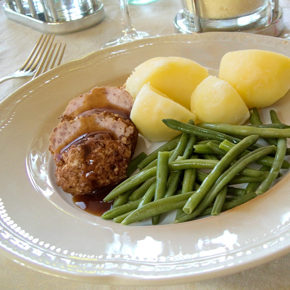 Bord met eten Egbert Jan Catering